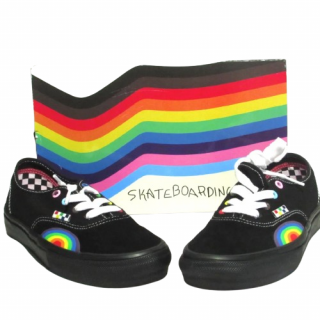 Vans-Pride-Black-multi-pointure-37-A-removebg-preview